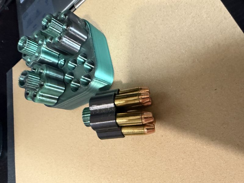 Single loader with rounds